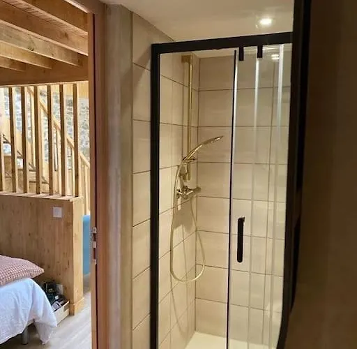 Atypique Et Dans Les Marais, Espace Ouvert *